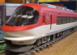 23000�n �ɐ��u�����C�i�[ ���j���[�A��(��)